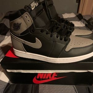 Air Jordan 1 Shadow